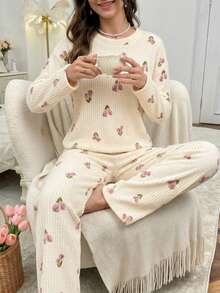 Gentle Tulip Print Vertical Stripe Women's Round Neck Long Sleeve Flannel Loose Pajama Set, 2 Pieces - Apricot - View 2