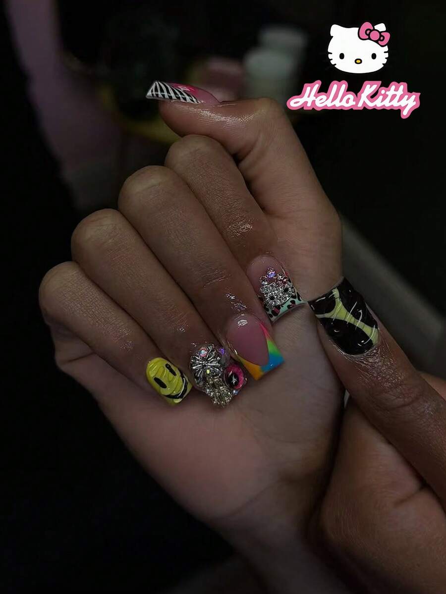 Sanrio Hello Kitty 24片短方型 3D凝膠亮片豹紋彩虹色法式穿戴甲,附可愛3D Hello Kitty、惡魔之眼、水鑽、星星、笑臉與蝴蝶結設計,適合壓克力假指甲套組,含1片果凍膠與1個指甲锉 - 彩色 - 查看 1