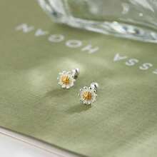 1 Pair, Delicate And Versatile Daisy Earrings, Small And Fresh Design Flower Earrings, Suitable For Daily Commuting Wear - Multicolor - View 5