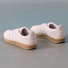 Adidas 新款運動鞋Gazelle女款復古德訓鞋低筒板鞋 - 灰粉紅色 - 查看 5