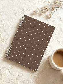 Cuaderno de Estilo Campus Minimalista con Lunares, Paleta de Colores Marrón Cubierta de Lunares para Estudiantes, Escritura, Oficina, Registro, Diario - Cuaderno de Lunares Blanco y Marrón, Opción Ideal para Útiles Escolares, Suministros de Aprendizaje - Regalo Perfecto para Estudiantes - Almacenamiento y Planificador Exquisito, Decorado con Tema de Lunares - Muy Adecuado para Uso Diario y Organización. Lunares Mostrados Aleatoriamente - Multicolor - Ver 4