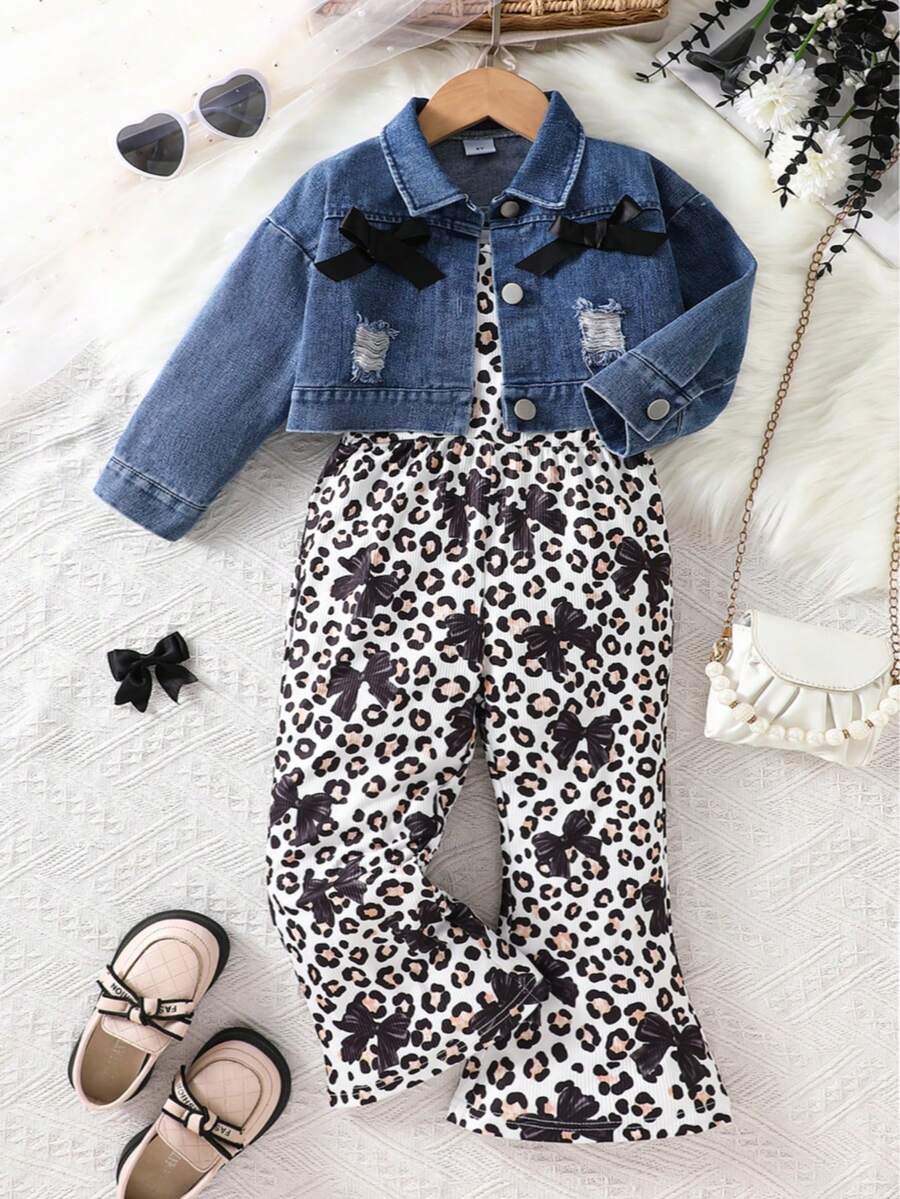MYVLNA 2pcs/Set Pakaian Anak Perempuan Gaya Manis & Keren, Jaket Pendek Denim Lengan Panjang dengan Hiasan Pita dan Motif Leopard, Jumpsuit Camisole dengan Detail Rusak, dan Potongan Kaki Mengembang - MultiWarna - View 1