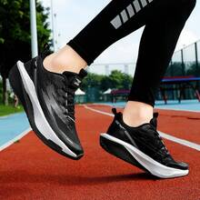 Sepatu Lari Bertali Gradien Pria dan Wanita, Ideal untuk Berjalan, Berlari, dan Aktivitas di Gym - Hitam - View 6