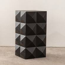 60CM Height Three-Dimensional Embossed Pattern Design Retro Side Table Retro Wooden Nightstand Black,No Assembly Required - 黑色 - 查看 10