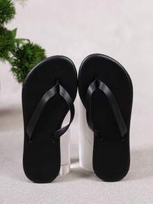 Black Solid Color Kids Flip Flop Sandals, Minimalist Thin Strap Flat Sole, Daily Indoor/Outdoor Wear, Girls Slip-On Flip Flops - Black - View 6