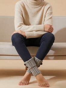 1 Pasang Penghangat Kaki Model Boot Rajut Lipat dengan Kancing - Grey - View 8