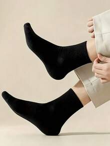 6 Pairs Black & White Solid Color Minimalist Sports Style Breathable Short Socks - Multicolor - View 4