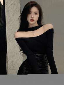 Sweater Halterneck Polos Warna Hitam - Hitam - View 3