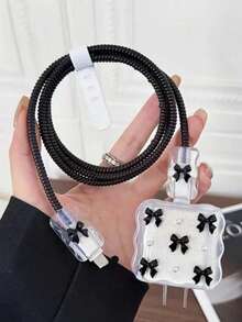 1 Set Ins Sweet Cool Bow Cable Protector Set, Transparent Shell Anti-Tangle Pet-Bite Resistant, Girly Sweet Style Commute Travel Portable Storage Accessory, Dust-Proof Oil-Resistant Slows Shell Aging And Yellowing, Compatible With Apple 18W/20W PD Fast Charging, Niche Sweet Cool Gift For Girlfriend - Black Bow With Small Pearls - View 2
