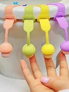 Multifunctional Bathroom Accessories Anti-Stain Toilet Seat Lifter Touchless Cleaning Handle Creative Universal Anti-Stain Toilet Seat Opener - Multicolor - View 2