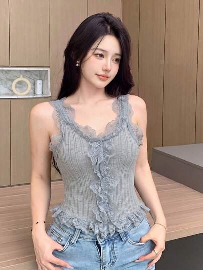 韩版灰色吊带背心，性感简约设计，蕾丝边无袖露脐上衣，女士针织打底衫，春夏休闲性感短款背心