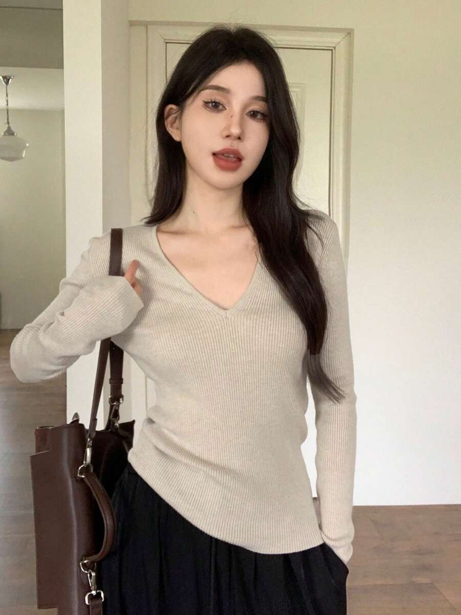 女款純色長袖針織V領套頭毛衣,修身百搭內搭上衣,秋季款 - 杏色 - 查看 1