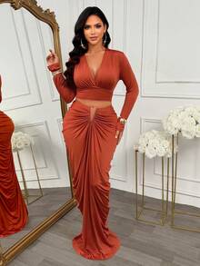 AIJ Setelan Wanita Elegan Seksi Warna Cokelat Kemerahan dengan Atasan Crop Berkerah V Dalam dan Rok Panjang Berkerut, Pakaian 2 Potong Pas Badan Elastis Tinggi untuk Liburan - Rust Brown - View 8