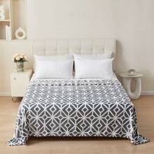 Grey And White Geometric Flannel Blanket, Soft Lightweight Microfiber Throw For Bed, Sofa And Travel, Available In 130x160cm, 160x220cm And 220x240cm - Grey - View 5