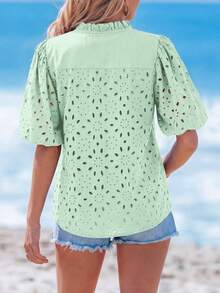 PRETTYGARDEN Women's Summer Clothes Tops Fashion Casual Short Sleeve V Neck Buttons Hollow Eyelet Lace Embroidered Blouses Shirts Festival  Beach Vacation - 淺綠色 - 查看 2