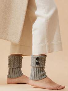 1 Pasang Penghangat Kaki Model Boot Rajut Lipat dengan Kancing - Grey - View 5