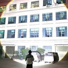 300,000LM 超強手電筒 5 種模式 長距離聚光燈 附 COB 燈 可充電 LED 手電筒 - 黑色 - 查看 11