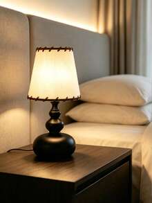 1 buah Lampu Meja Dekoratif Minimalis Premium Kreatif Retro Gaya Ins Modern Bertenaga USB, Cocok untuk Dekorasi Kamar Tidur, Samping Tempat Tidur, dan Meja. - Hitam - View 1