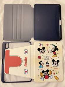 Ốp bảo vệ máy tính bảng Disney Mickey Mouse hoạt hình xoay 360°, giá đỡ đa nếp gấp, thiết kế nắp gập, khe cắm bút Bluetooth, xoay 360°, chống sốc và chống rơi dày dặn, nhiều chế độ gập cho các góc nhìn khác nhau, thiết kế nghệ thuật, tương thích với các mẫu iPad/Air/Pro - Màu be - Xem 3