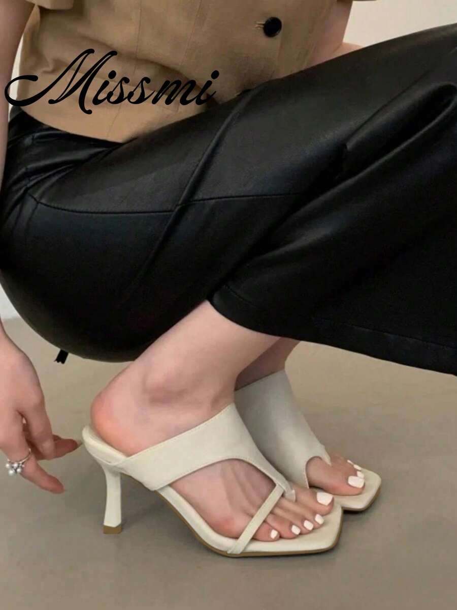 Sandal Selop Hak Tinggi Ujung Persegi Bergaya Retro untuk Wanita, Sandal Jepit Hak Tipis Musim Panas Terbaru untuk Aktivitas Luar Ruangan, Sandal Jepit - Krem - View 1