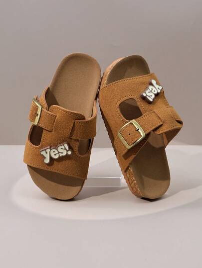 1 Pasang Sandal Anak Perempuan dengan Dekorasi Huruf "Yes" 3D, Bahan Suede Matte, Bernapas, Ringan, Anti-Selip, Peredam Guncangan, Tali Ganda, Gesper Persegi Logam yang Dapat Diatur, Ujung Terbuka Berongga, Gaya Kasual Retro, Sandal Selop Anak untuk Musim Semi/Panas di Rumah, Luar Ruangan, Berjalan, dan Pemakaian Sehari-hari
