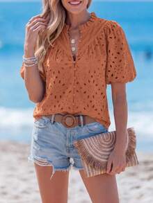 PRETTYGARDEN Women's Summer Clothes Tops Fashion Casual Short Sleeve V Neck Buttons Hollow Eyelet Lace Embroidered Blouses Shirts Festival  Beach Vacation - 磚紅色 - 查看 1