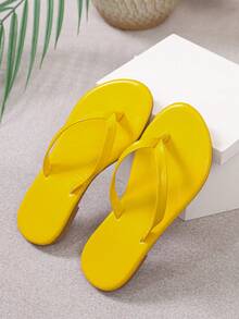 Bright Yellow Solid Color Kids Flip Flop Sandals, Minimalist Thin Strap Flat Sole, Daily Indoor/Outdoor Wear, Girls Slip-On Flip Flops - Yellow - View 5