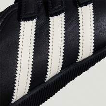 Adidas Sepatu lari wanita model baru dengan bagian atas berbahan jala yang bernapas, ringan, dan menyerap guncangan. - Hitam dan Putih - View 10