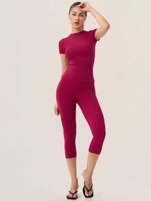 TimeOff Women's One Set Solid Color Small Round Neck Short Sleeve Fitted Butt-Lifting Mid-Length Shorts Sports Outfit - Red - View 5