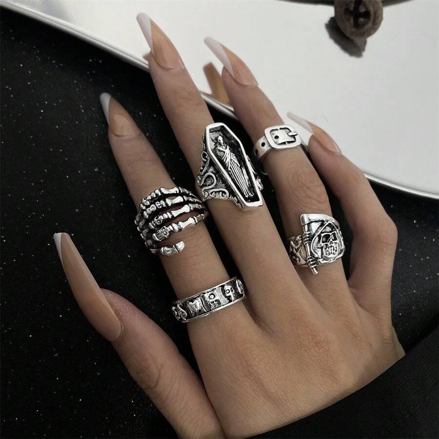 European & American Hot-Selling Vintage Punk Skull Palm Ring Belt Buckle Unisex Finger Ring - Skull Hand Ring - View 1