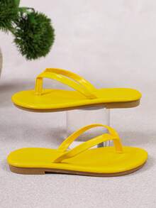 Bright Yellow Solid Color Kids Flip Flop Sandals, Minimalist Thin Strap Flat Sole, Daily Indoor/Outdoor Wear, Girls Slip-On Flip Flops - Yellow - View 6