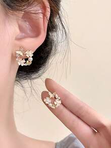 1 Pasang Anting Tusuk Minimalis Elegan Berkilau Berlian Imitasi Mutiara Bunga Kecil Gaya Baru Peri Kupu-kupu Indah Gaya Keren untuk Anak Perempuan Perhiasan Fashion - MultiWarna - View 5