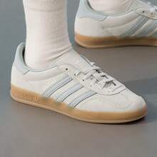 Adidas Sepatu Sneakers Low-Top Retro German Training Wanita Gazelle Terbaru - Abu-abu Hijau - View 3