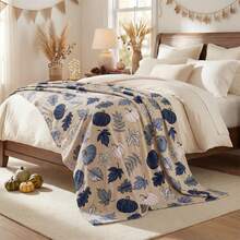 1pc Neutral Beige Base Blue Pumpkin Maple Leaf Throw Blanket, Thanksgiving Autumn Home Decor Nap Flannel Fleece Blanket - Multicolor - View 3