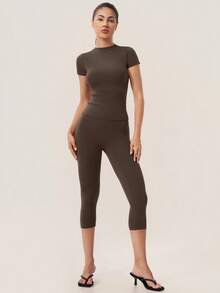 TimeOff Women's One Set Solid Color Round Neck Short Sleeve Slim Fit Butt-Lifting Mid-Length Pants Sports Set - Coffee Brown - View 9
