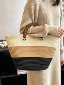 BAILEE A Casual Vacation-Themed Woven Handbag With A Wooden Handle, Three-Color Clash Design, Ample Capacity, Perfect For Vacation Attire And As A Gift. - Multicolor - View 3