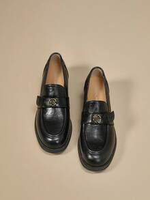 1 Pair Vintage Ruched Gold Coin Buckle Loafers Women's British Style Chunky Heel Leather Shoes Autumn Versatile Commute Slip-On Shoes - Black - View 3