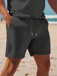 Conjunto de polo entallado y pantalones cortos con cordón para hombre; cuenta con manga corta y cintura ajustable con cordón, ideal para el uso diario - Gris - Ver 4