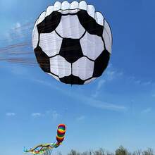Layang-layang Lembut Ekor Panjang 3D 236,22 Inci Bentuk Sepak Bola dengan Tali Pegangan 3937,01 Inci, Cocok untuk Terbang di Pantai dan Luar Ruangan, Layang-layang Profesional, Mudah Diterbangkan, Tas Penyimpanan Tahan Sobek, Hadiah Liburan - MultiWarna - View 1