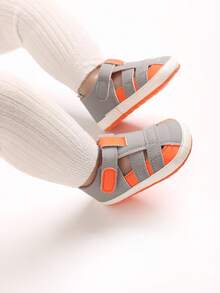 Spring/Summer Unisex Infant Shoes, 0-1 Year Soft Sole Casual Fashion Infant Sandals, Hollow Design Hook & Loop Walking Shoes For Indoor And Outdoor - Grey - View 9