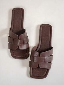 MICCOM Sandalias planas de moda para mujer, sandalias negras de punta cuadrada y abierta sin cordones, versátiles para primavera/verano, nuevas llegadas, estéticas - Color caoba - Ver 1