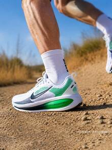 Sepatu Lari Nike Vomero 18 Low-Top Pria HM6803-115 - Dark Green - View 2
