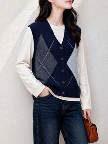 Women's New Vintage Argyle Knit V-Neck Sweater Vest With Buttons, Regular Length, Suitable For Layering In Autumn/Winter - Navy Blue - View 4