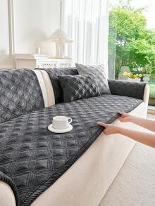 SANMOSPIN 1PC Solid Color Plush Sofa Cover - Modern Non-Slip Warm Sofa Protector, Same Color Edged Sofa Cushion, Suitable For 1-4 Seater Sofas - Machine Washable Polyester Home Decor - Dark Grey - View 4