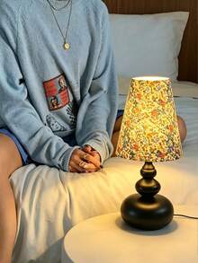 1 buah Lampu Meja Minimalis Bertenaga USB, Gaya Modern Ins, Desain Premium Kreatif Retro, Lampu Malam Dekorasi Sederhana untuk Kamar Tidur, Samping Tempat Tidur, Dekorasi Meja Ruangan - Hitam - View 2