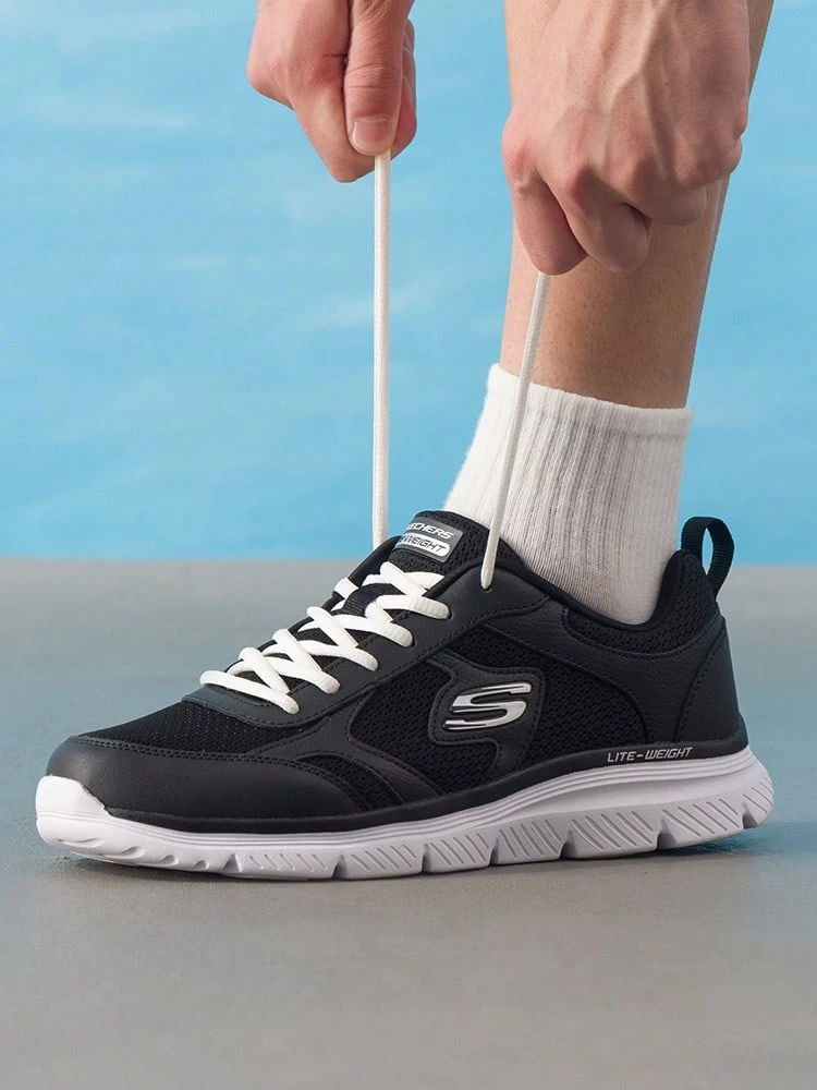 Skechers 男士輕量運動跑步鞋 BURNS 2.0 繫帶運動鞋 輕量舒適透氣休閒鞋 8790359-BKW - 黑色/白色 - 查看 1