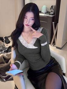 2026 Minimalist Sexy Style Lace Knit Top, V-Neck Criss-Cross Slim Fit Sweater, Gentle Style Knitwear For Women, Autumn/Winter Daily Date Commute, Elastic Knit Fabric Slimming Sweater For Women 18-35 Years Old - Dark Grey - View 1