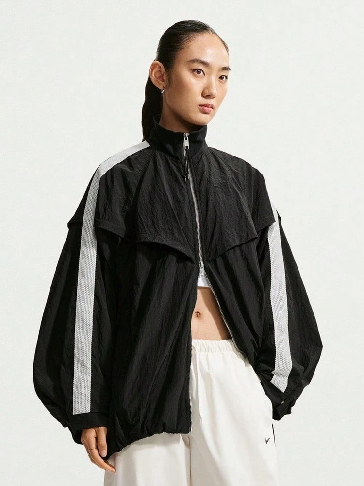 Nike Jaket Olahraga Lengan Panjang Wanita Minimalis dengan Resleting dan Desain Blok Warna - Hitam - View 1