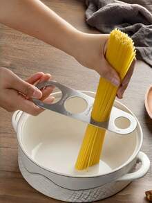 Regla medidora de pasta de acero inoxidable, regla medidora de espaguetis de acero inoxidable de 4 orificios, regla medidora de pasta, regla medidora de fideos de acero inoxidable, herramienta de cocina práctica, regla medidora fácil de usar, uso de chef profesional - Ver 7