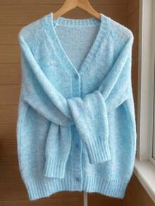 Cardigan Rajut Lembut Warna Biru Muda dengan Kancing Depan, Leher V, dan Bahu Jatuh untuk Wanita, Gaya Y2K Chic Kasual, Cocok untuk Kembali ke Sekolah, Acara Homecoming, Natal, Musim Gugur, dan Musim Dingin. - Biru - View 2